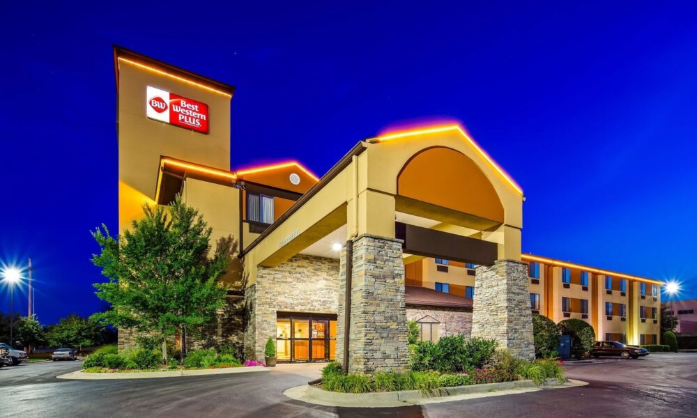 Best Western Plus Woodland Hills Hotel & Suites