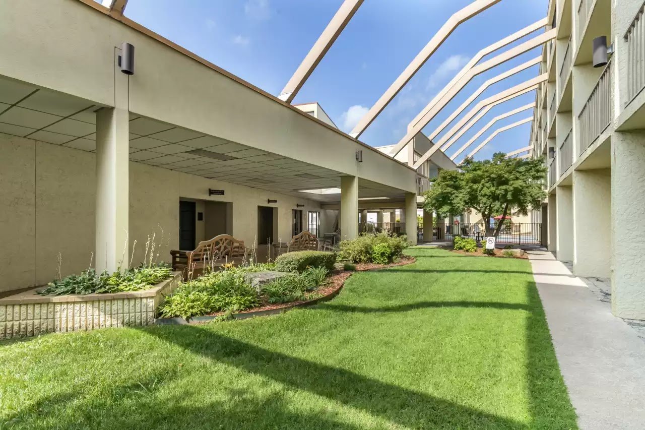Clarion Hotel Broken Arrow - Tulsa