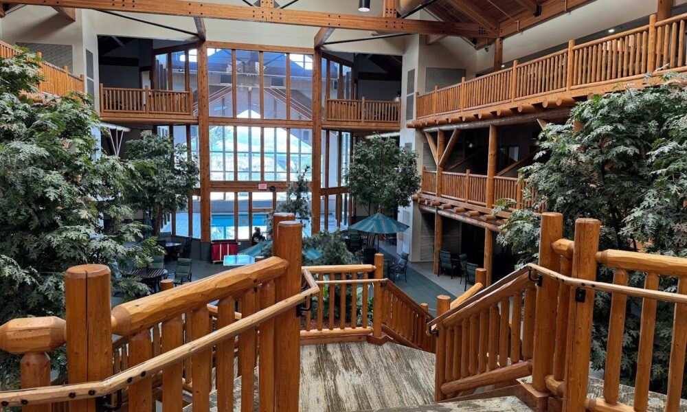 C'mon Inn Hotel & Suites
