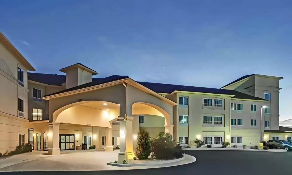 Comfort Inn & Suites Verona at Turning Stone Resort Casino