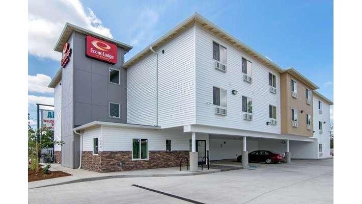 Econo Lodge Inn & Suites
