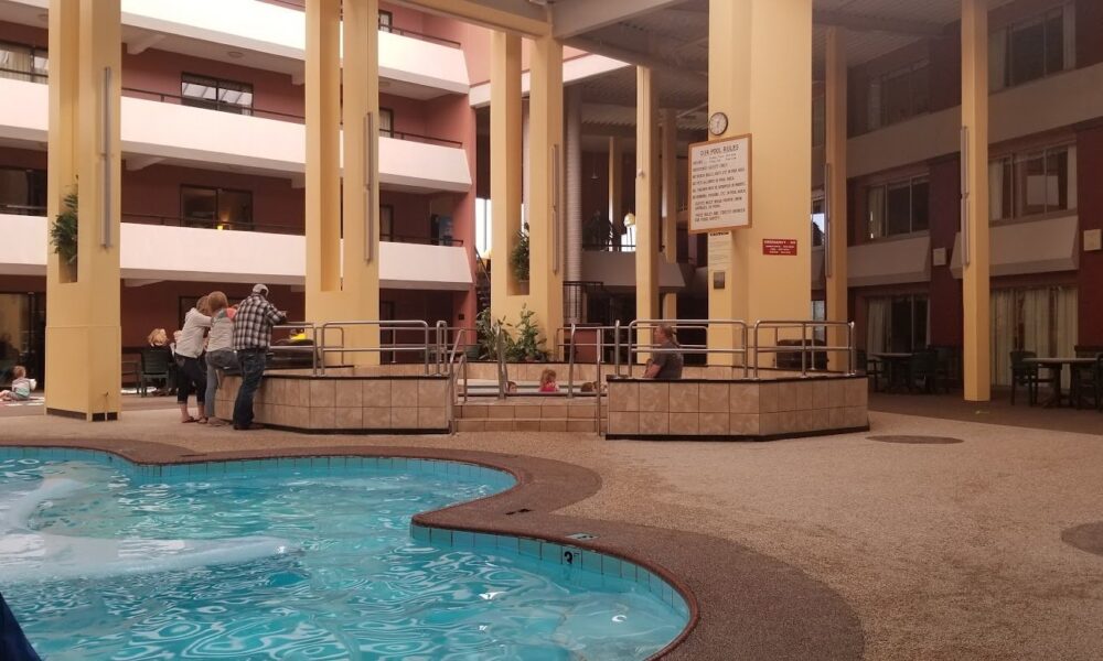 Grand Oasis Hotel Minot