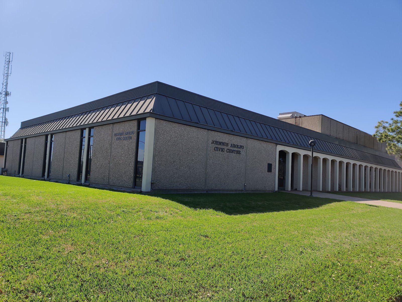 Johnnie Arolfo Civic Center