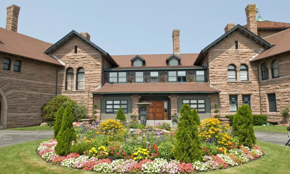 Oceancliff Hotel