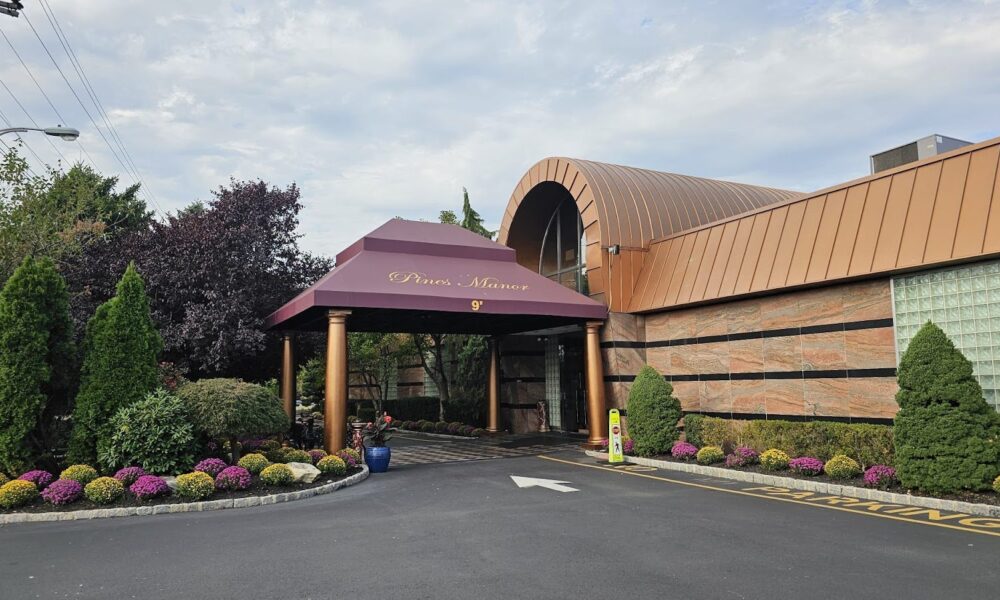 Pines Manor